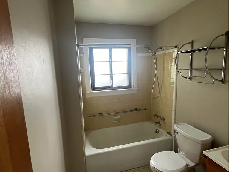 1439 S Telegraph Rd #10 — Photo 5