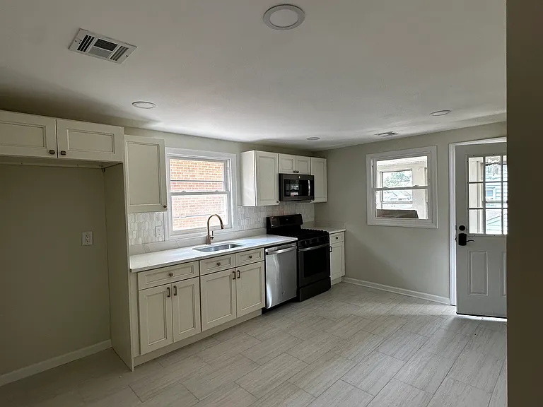 534 Washington Ave #2 — Photo 2