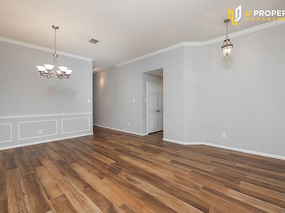 4th image of 6513 Redwood Ln