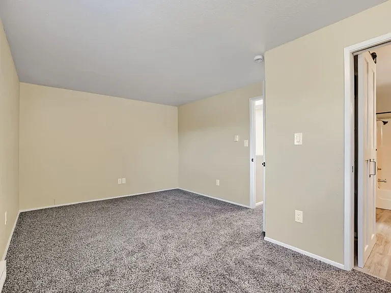 18609 Bothell — Photo 17