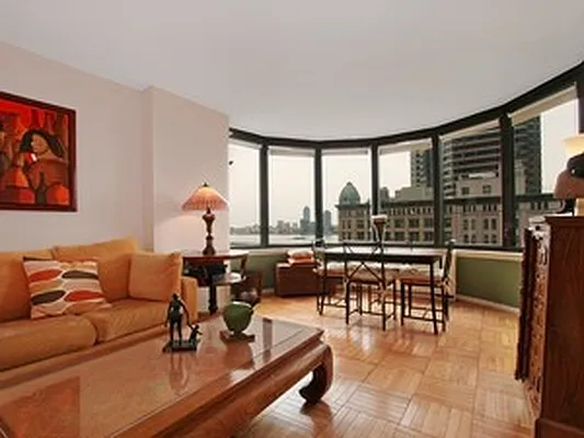 Rented by Corcoran | media 23