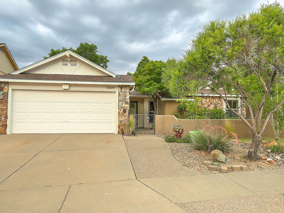 1st image of 5509 Vista Sandia NE