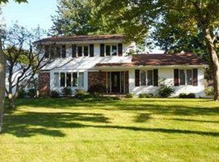 858 The Circle Dr, Lewiston, NY