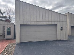 663 Sonora Ct, Berea, OH