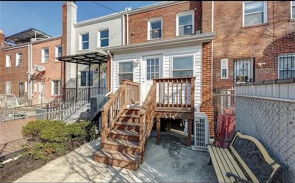 1517 Montana Ave NE — Photo 14