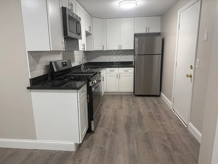 Pondsview Apartments — Photo 149