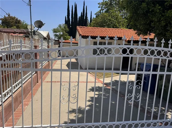 15720 Roxford St, Sylmar, CA 91342