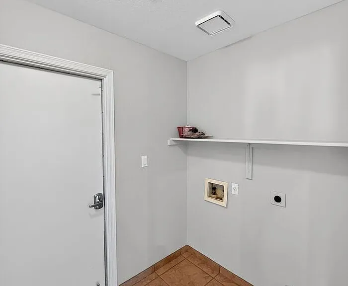541 S Fir St — Photo 48