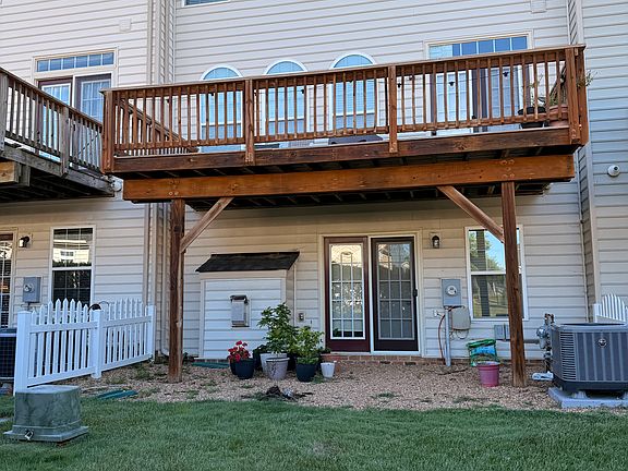 3rd image of 405 Siena Ln