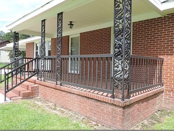 3rd image of 2223 Imperial Ave E