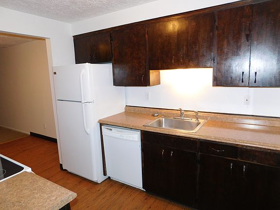 5th image of 2474 Rossiter Ln #2474
