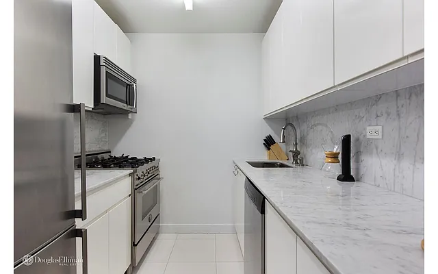 Rented by Douglas Elliman | media 51