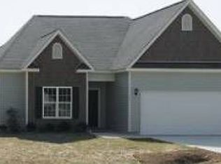 140 Sanstone Dr, Raeford, NC 28376