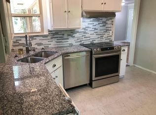 2249 Barclay Rd, The Village, OK 73120