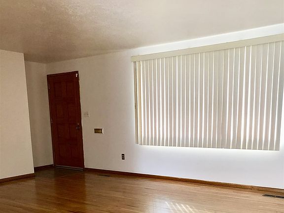 3rd image of 5614 N Greenwood Blvd