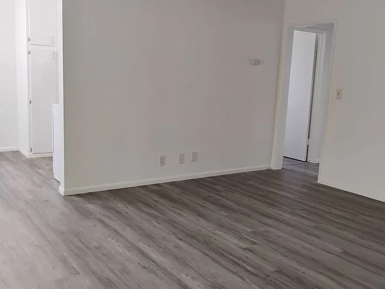 5311 Lexington Ave — Photo 14