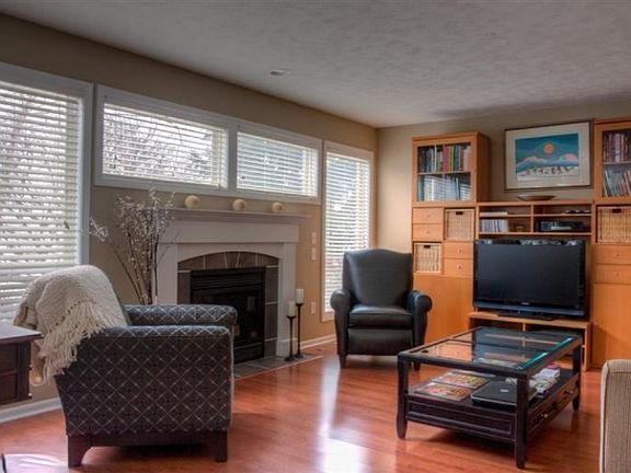 5th image of 3620 Arbor Chase Ct NE #11