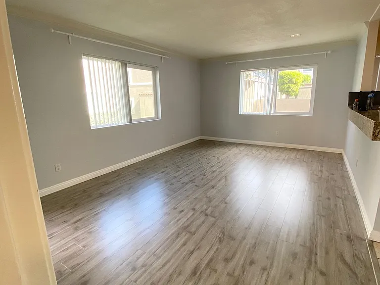 7405 Charmant Dr #2019 — Photo 2