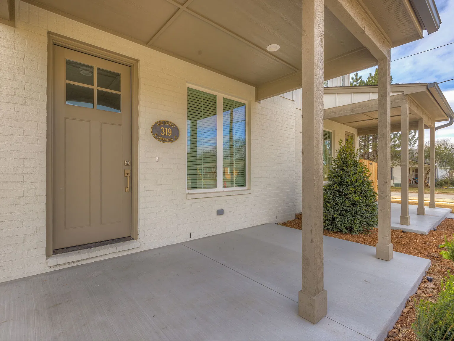 2 bed, 2.5 bath, 1600 sqft, $2,200 — Photo 3