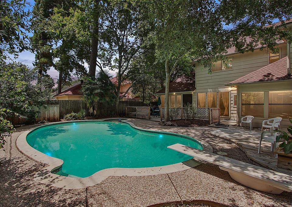 1st image of 15518 Winding Moss Dr