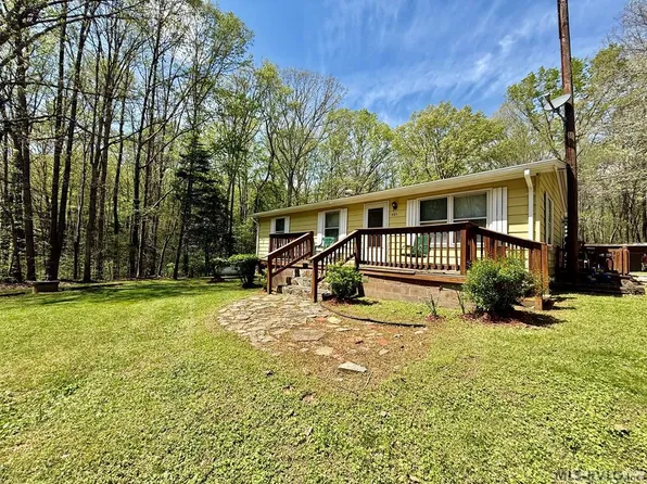 1121 Surface Rd, Brodnax, VA 23920