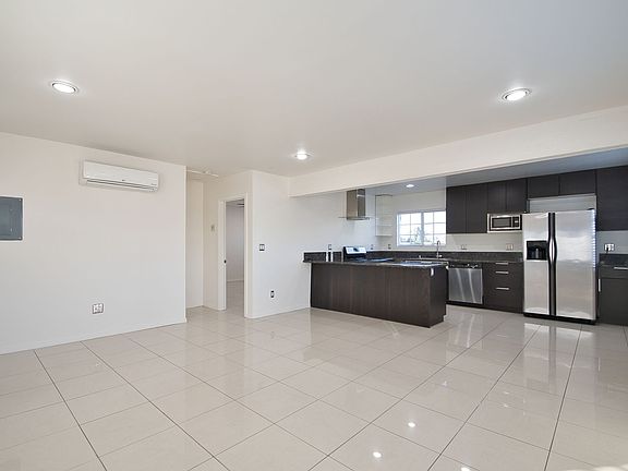 4th image of 1509 Aviation Blvd #15135