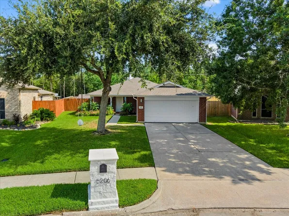 5206 Chase Wood Dr, Bacliff, TX 77518