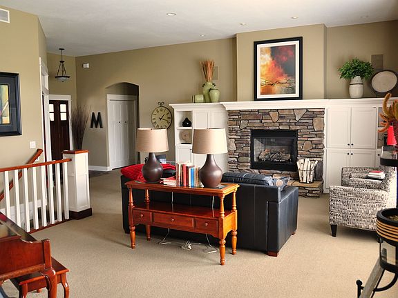 2nd image of 7871 Meadows Ct