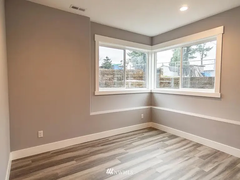 4815 S 164th St — Photo 5