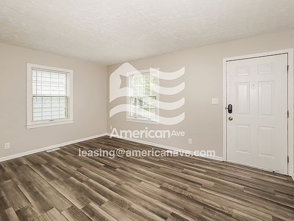 970449_003_wm_-_living_room_13249425.jpg