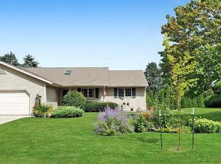 4917 Grey Fox Dr, Sheboygan, WI 53081