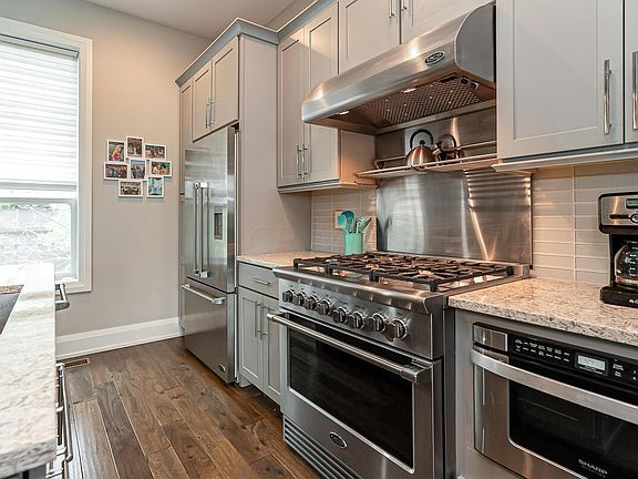 5th image of 1005 Dennison Ave