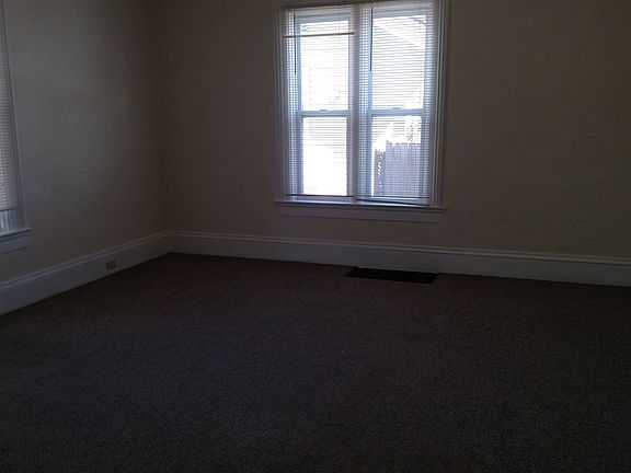 112 Albee living room 2