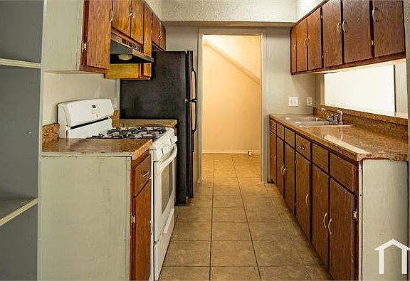 3rd image of 5805 Cougar Dr APT A