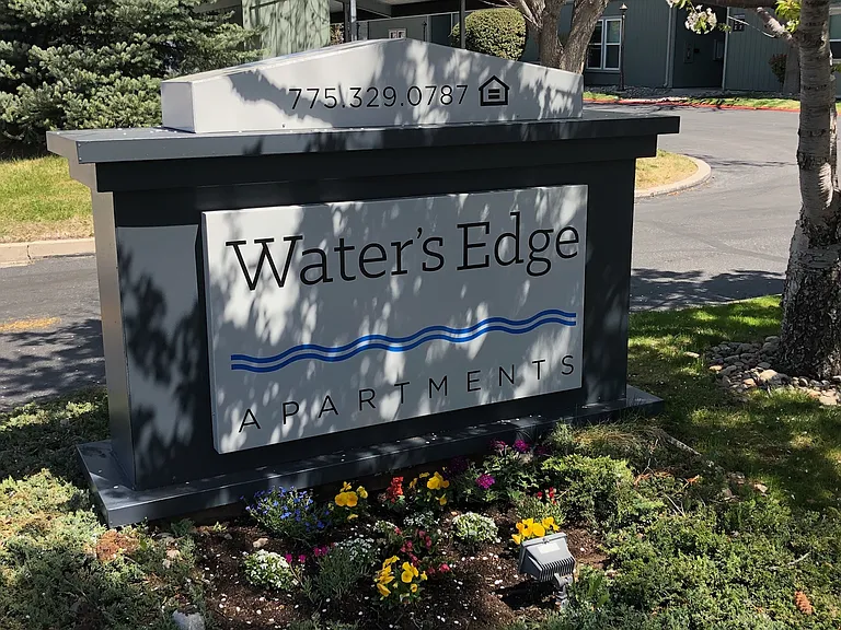 Waters Edge Apartments — Photo 7