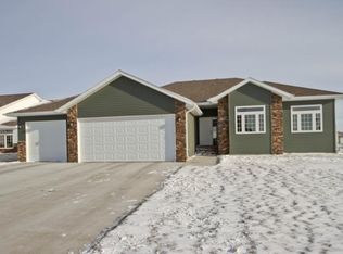 3696 Pierce St S, Fargo, ND 58104