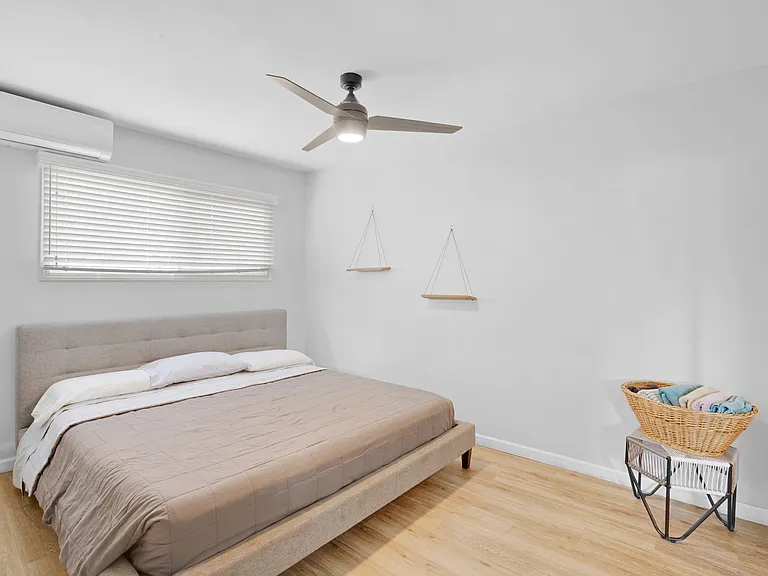 3996 Market St — Photo 14