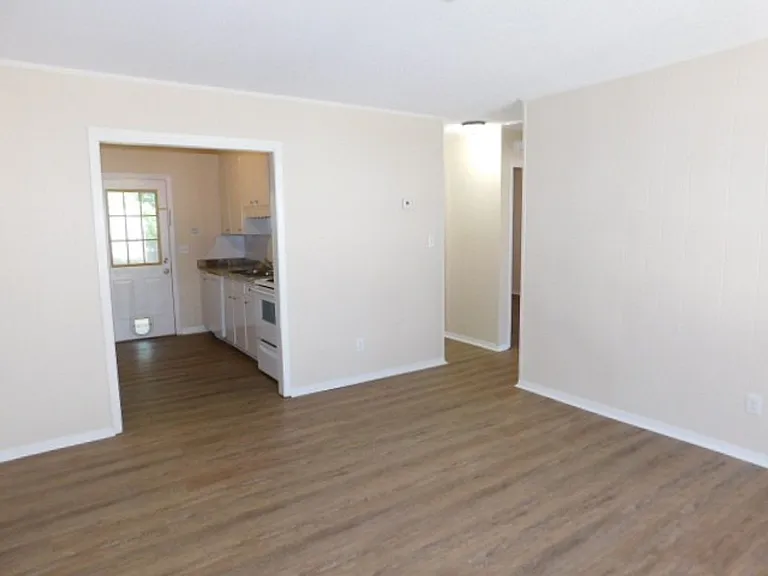 5820 Sanders Ave #E — Photo 4