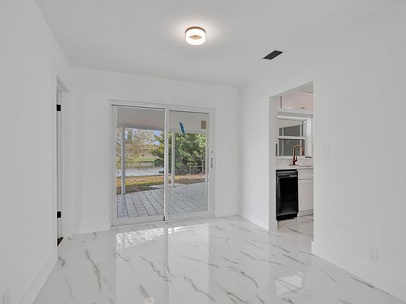 4th image of 6606 NW 95th Avenue