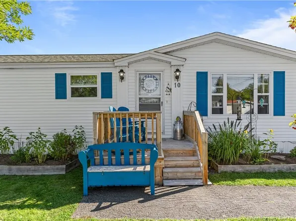 10 Peridot St, Moncton, NB E1H 3E5