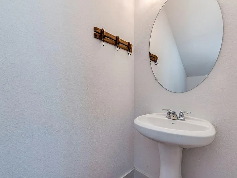 2208 Capulet St — Photo 11