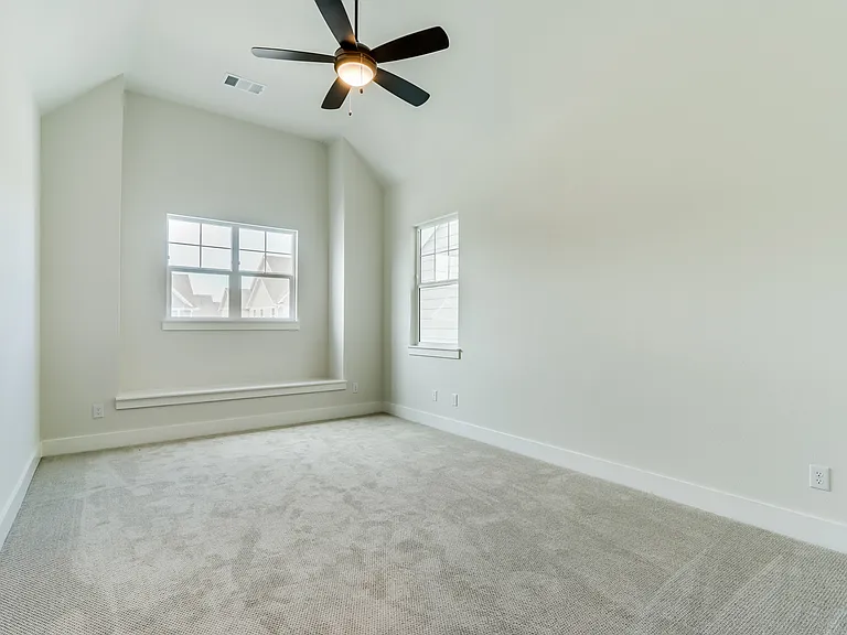 613 Emily Ln — Photo 24