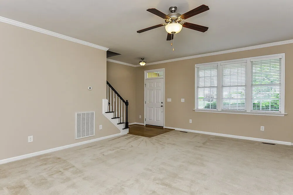 3 bed, 2.5 bath, 2161 sqft, $2,255 — Photo 2