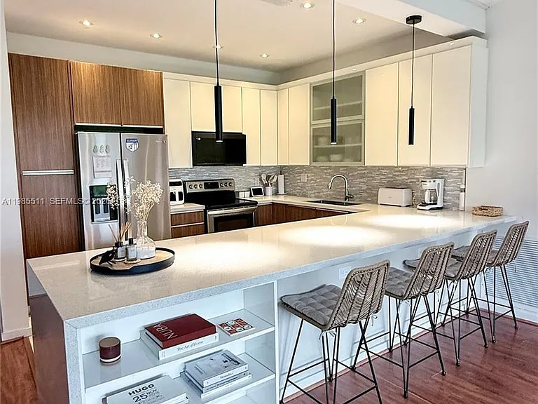 101 Ocean Lane Dr #4011 — Photo 1