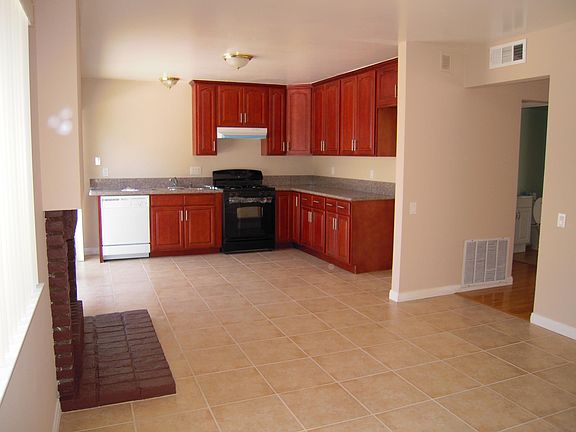 2nd image of 2605 S Moorland Pl
