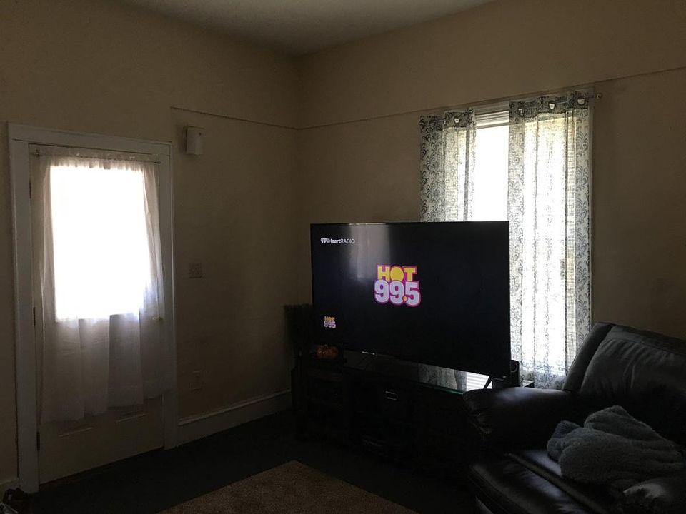 2nd image of 20 Loomis St