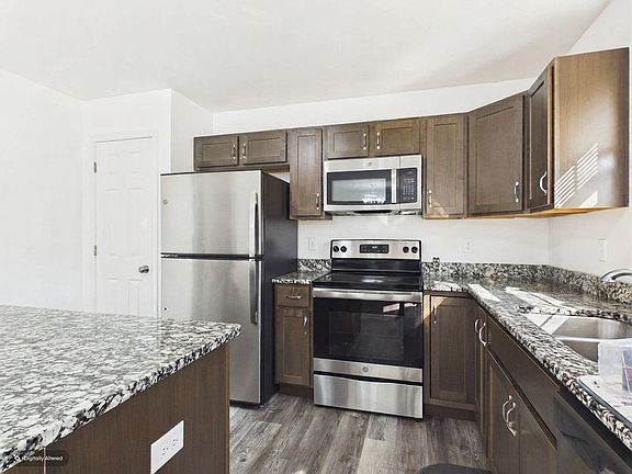 4th image of 2311 Bartlett Rd
