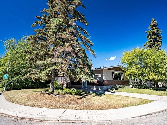 2nd image of 3404 S Bulyea Cres NW