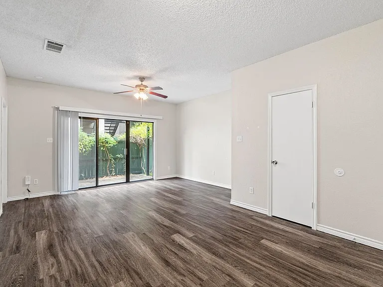 Three Villas- 2 Bedroom 2 Bathroom — Photo 23