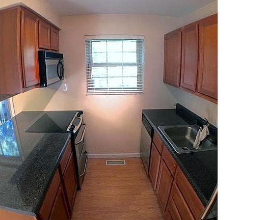 3rd image of 1228 Clarkson Ct